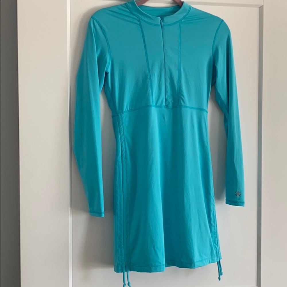 Athleta long sleeve top